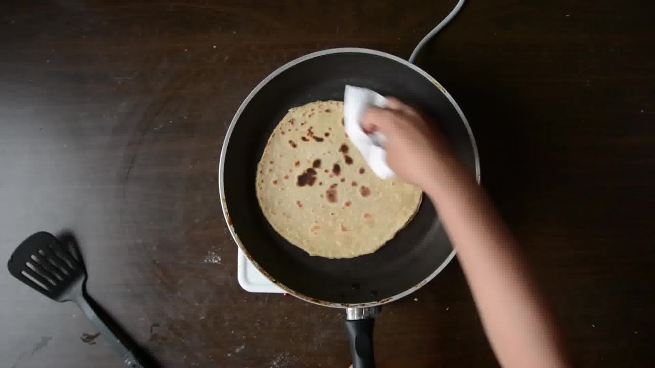 Image of the cooking step-2-12 for Achaari Dahi Bhindi with Duppad Roti - Pad Wali Roti