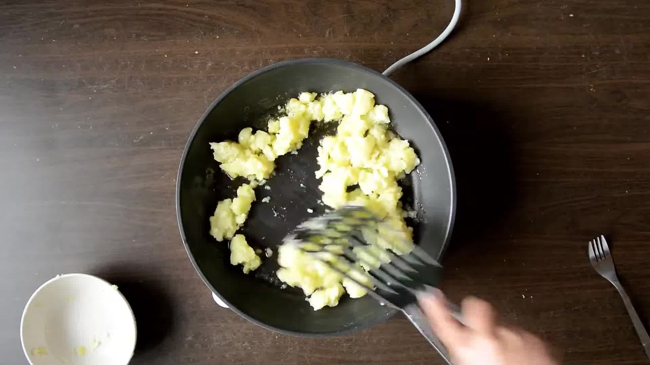 Image of the cooking step-1-2 for Aloo Ka Halwa- Potato Halwa (Recipe Video)