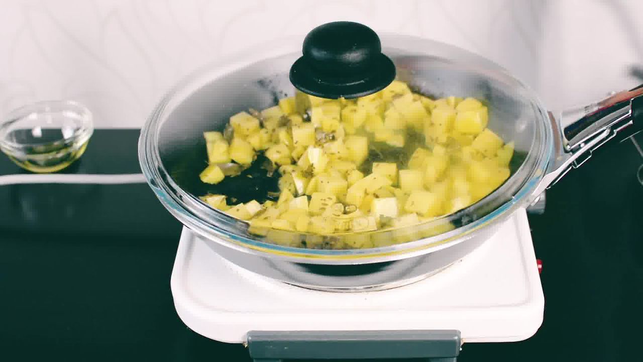 Image of the cooking step-1-11 for Aloo Poha (Step-By-Step-Video)