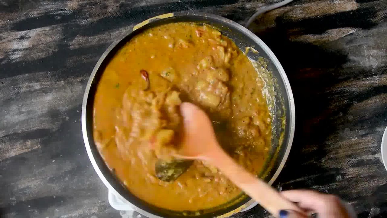 Image of the cooking step-4-15 for Aloo Poori Recipe - Puri Sabji - Aloo Ki Rasewali Sabzi