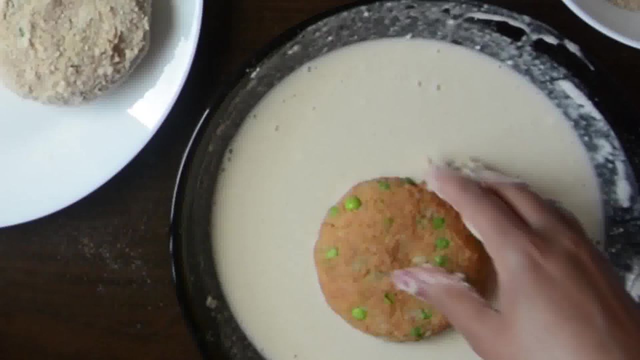 Image of the cooking step-1-7 for Aloo Tikki Burger Recipe