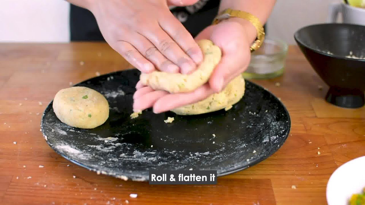Image of the cooking step-4-1 for Aloo Tikki Chaat
