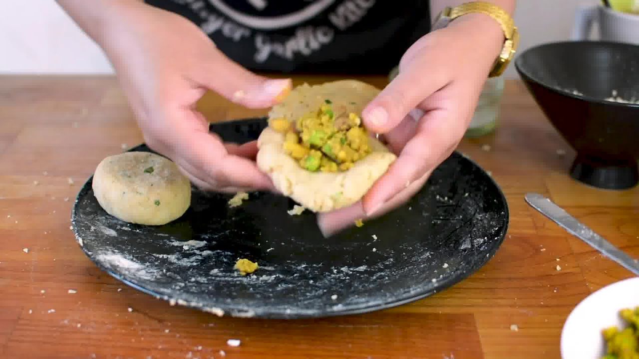 Image of the cooking step-4-2 for Aloo Tikki Chaat