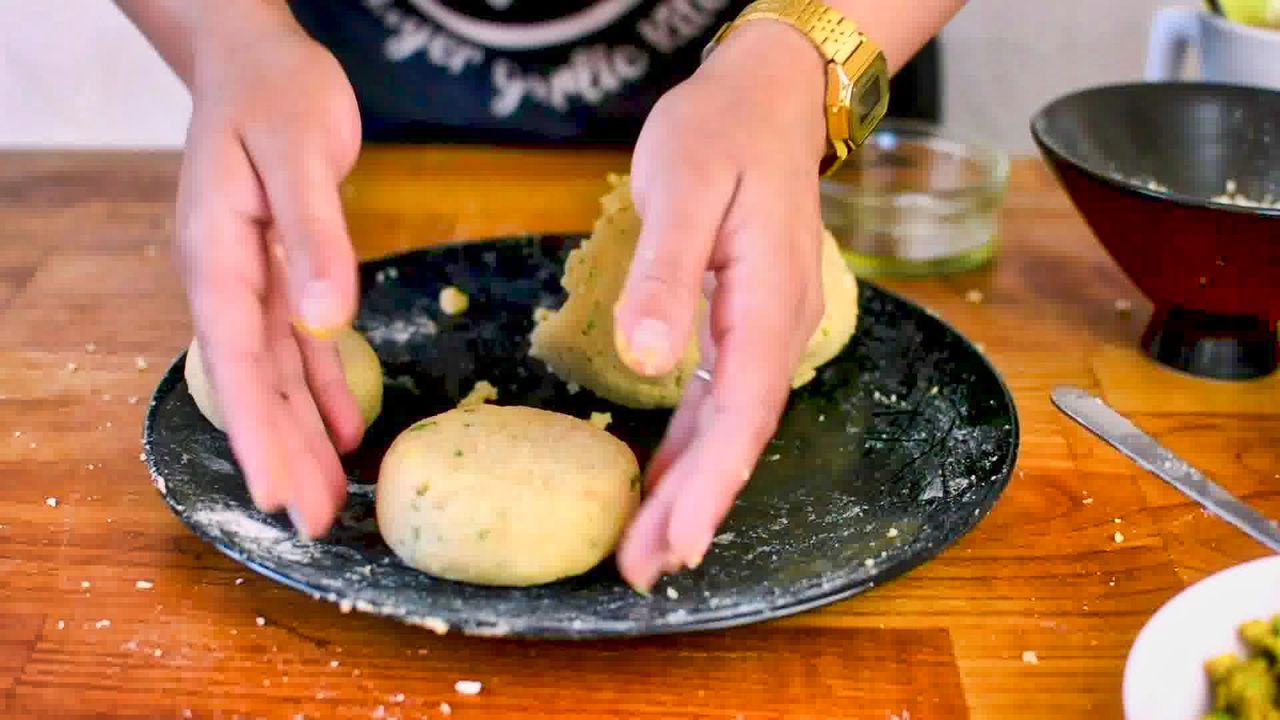 Image of the cooking step-4-3 for Aloo Tikki Chaat