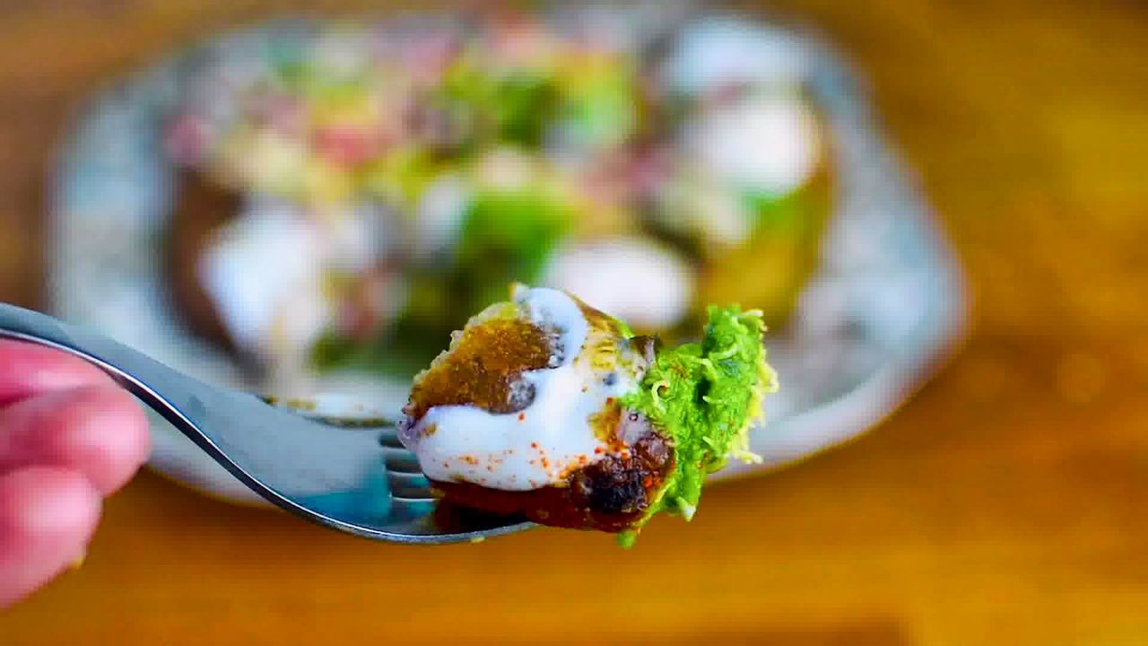 Image of the cooking step-7-6 for Aloo Tikki Chaat
