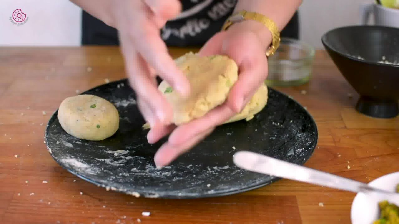 Image of the cooking step-4-1 for Crispy Aloo Tikki - Spicy Potato Patty