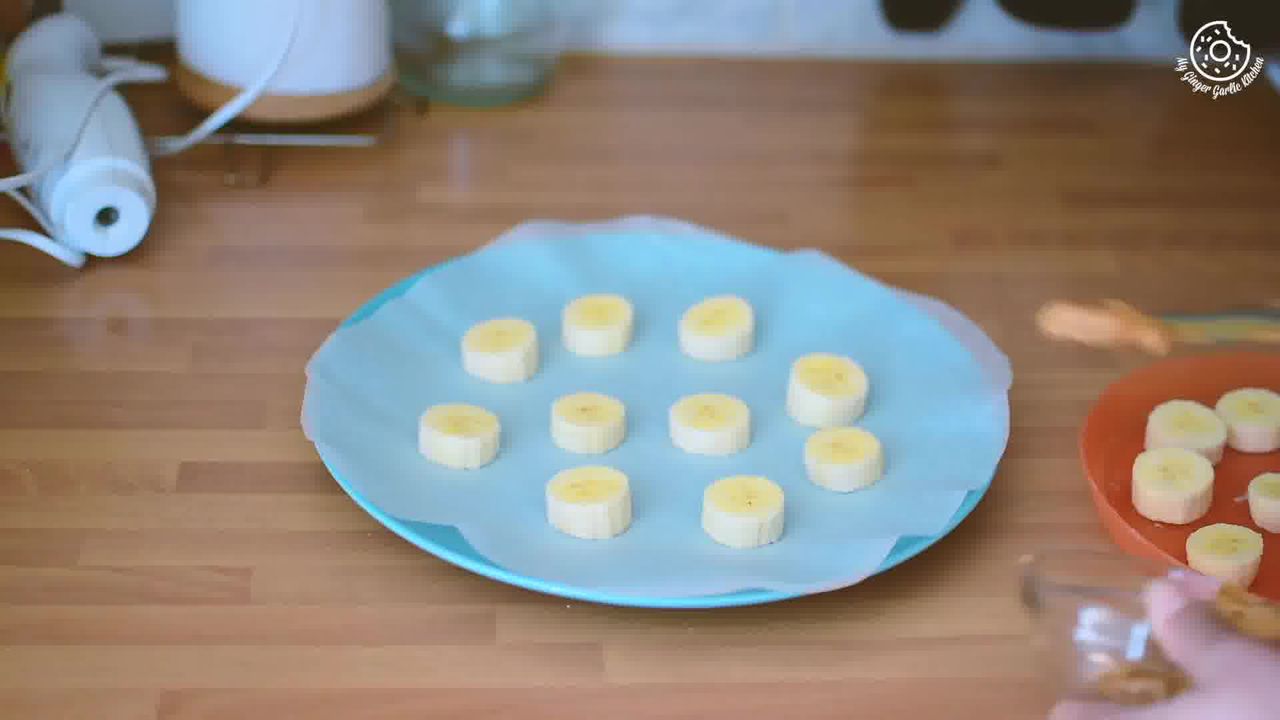 Image of the cooking step-1-1 for Banana Peanut Butter Chocolate Bites