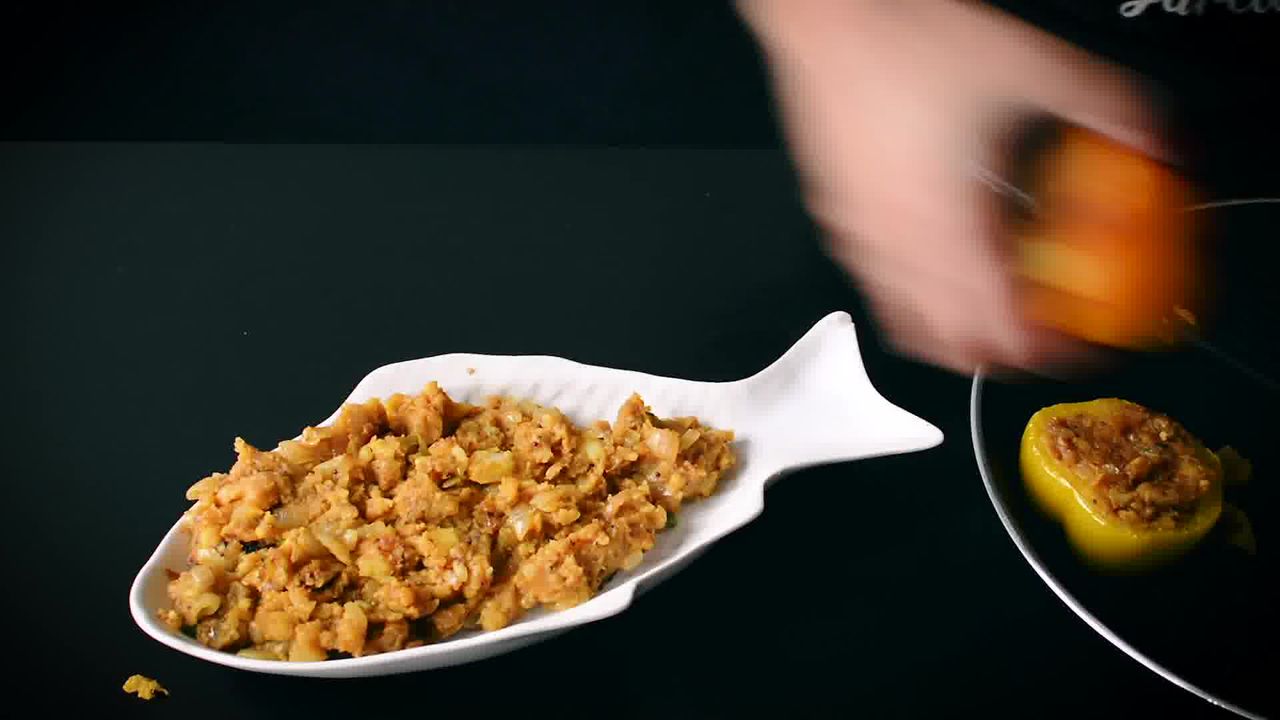 Image of the cooking step-4-7 for Bharwa Shimla Mirch - Potato Stuffed Bell Peppers