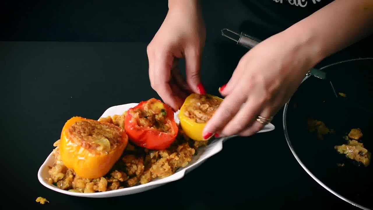Image of the cooking step-4-8 for Bharwa Shimla Mirch - Potato Stuffed Bell Peppers
