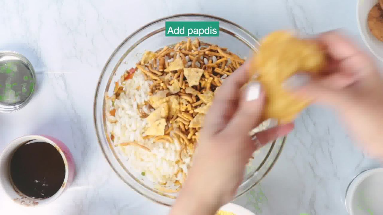 Image of the cooking step-1-4 for Bhel Puri (Step-By-Step Video Recipe)