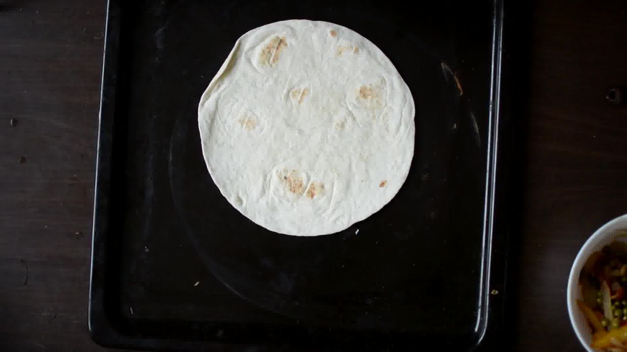 Image of the cooking step-2-1 for Tortilla Pizza Caramelized Veggie Tortizza (2 ways)