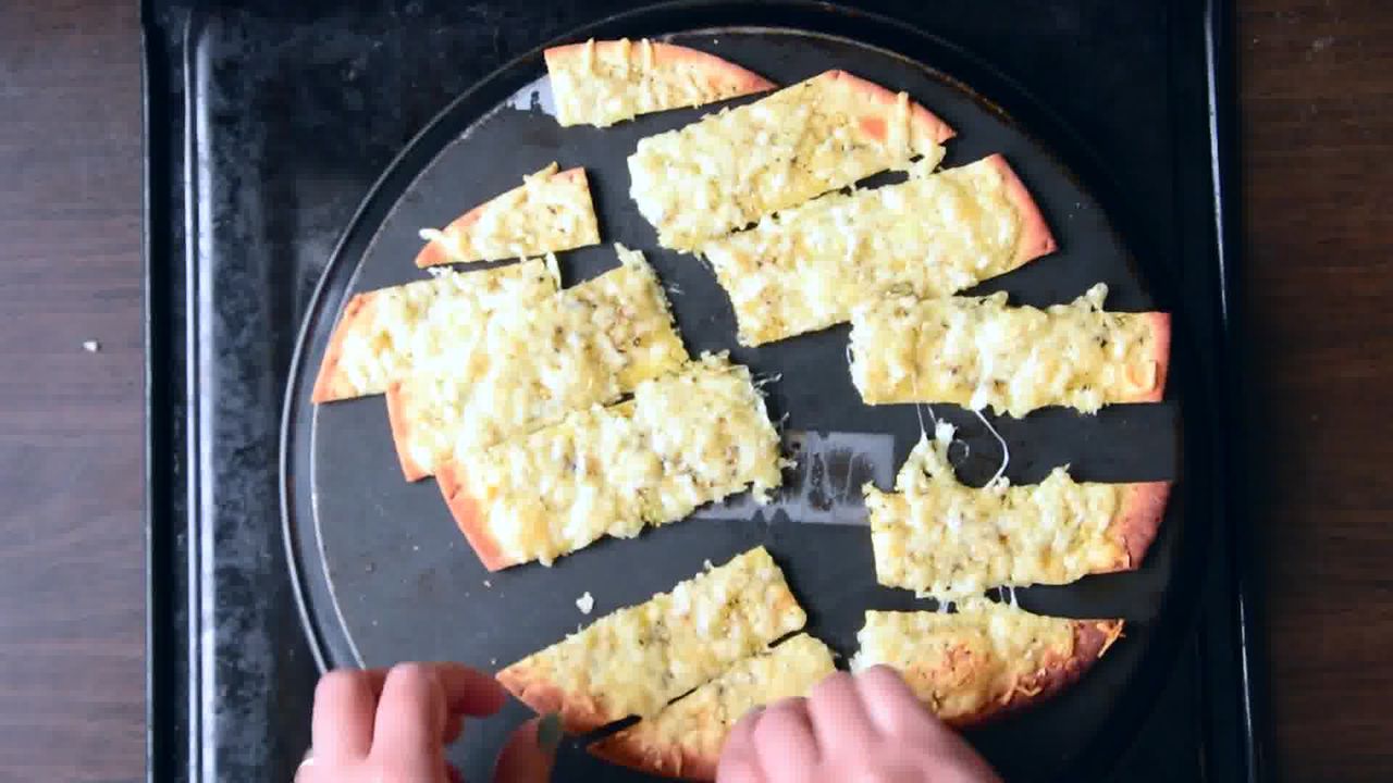 Image of the cooking step-3-5 for Cheesy Garlic Pizza Sticks with Figs Mayo Dip