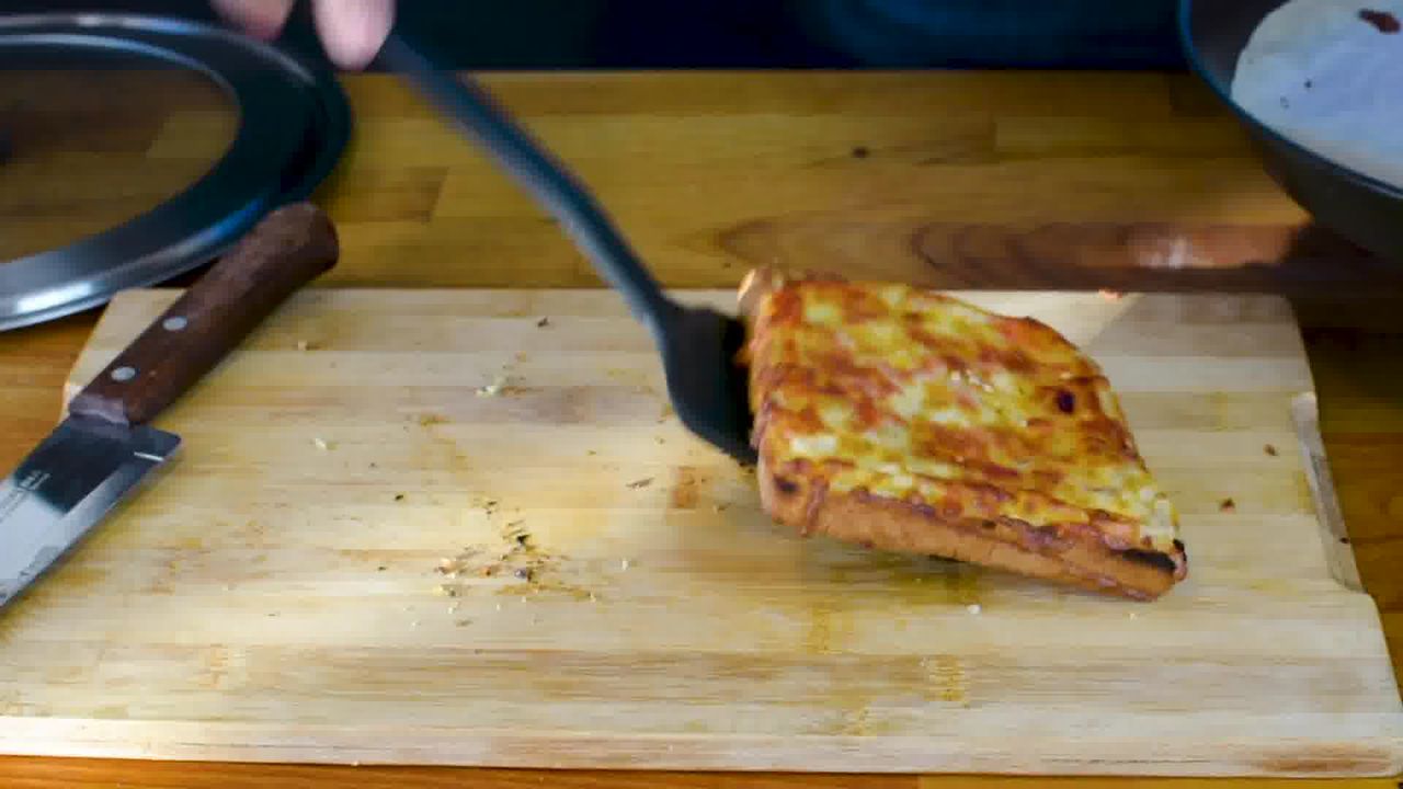 Image of the cooking step-3-3 for Chilli Cheese Toast