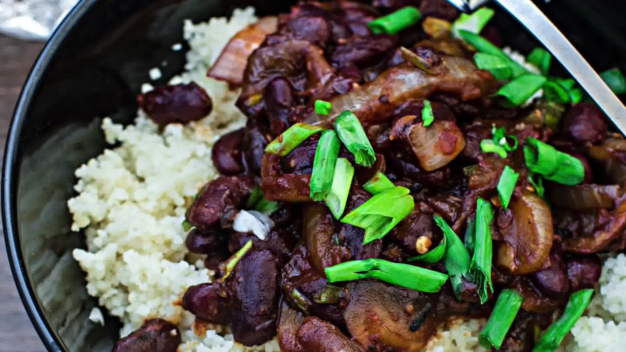 Image of the cooking step-2-11 for Couscous with Sauteed Mushrooms Kidney Beans - Video