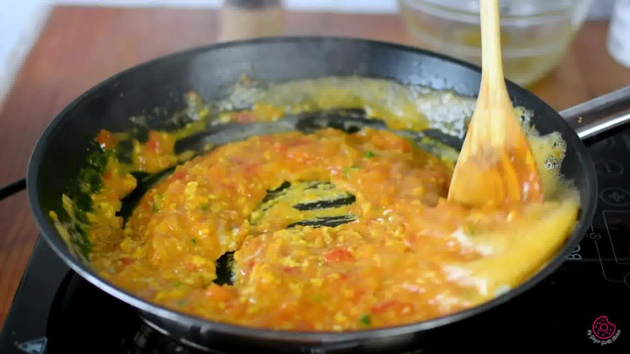 Image of the cooking step-1-12 for Egg Bhurji