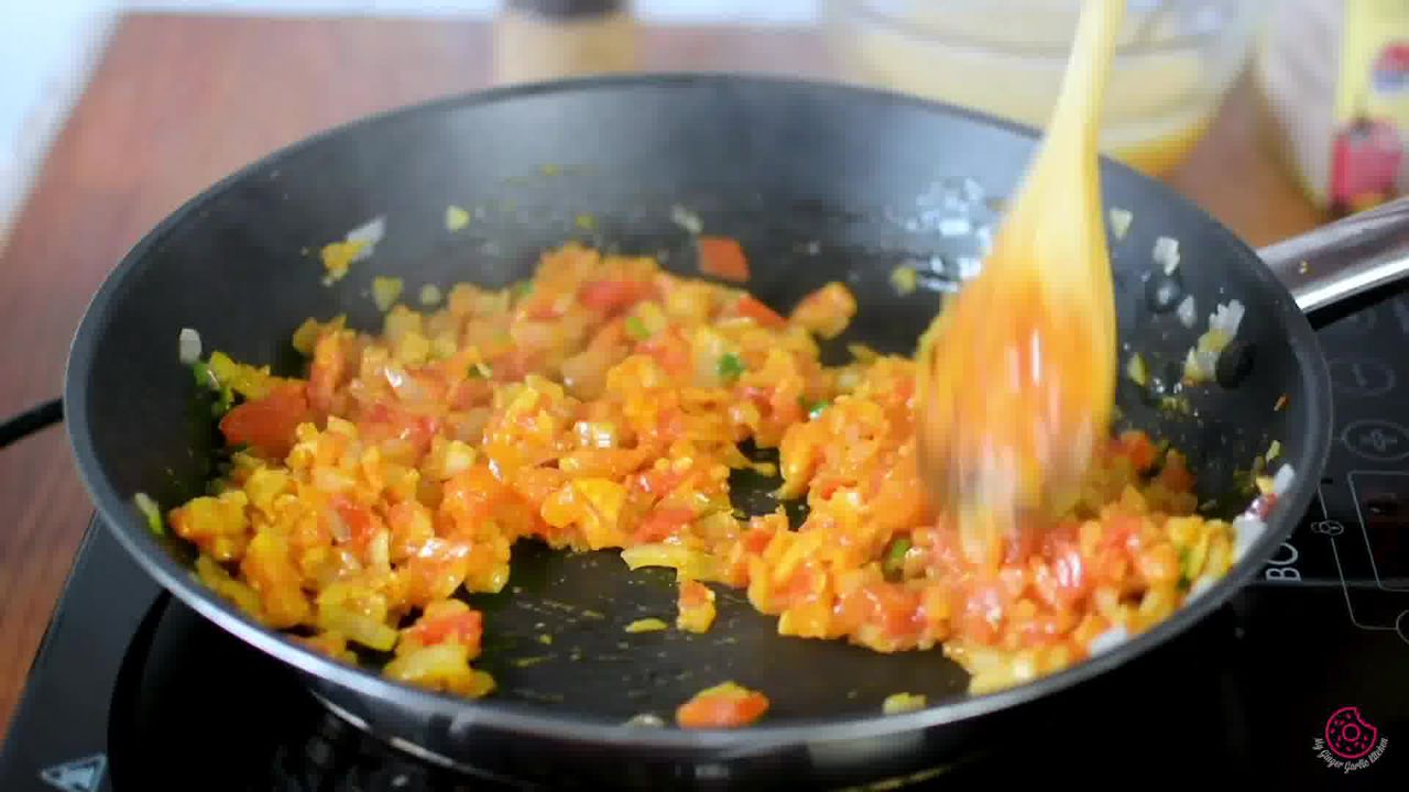 Image of the cooking step-1-8 for Egg Bhurji