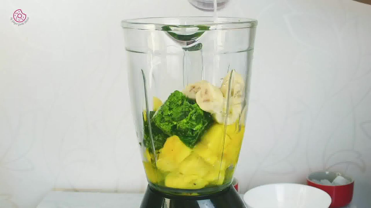 Image of the cooking step-1-1 for Best Green Smoothie