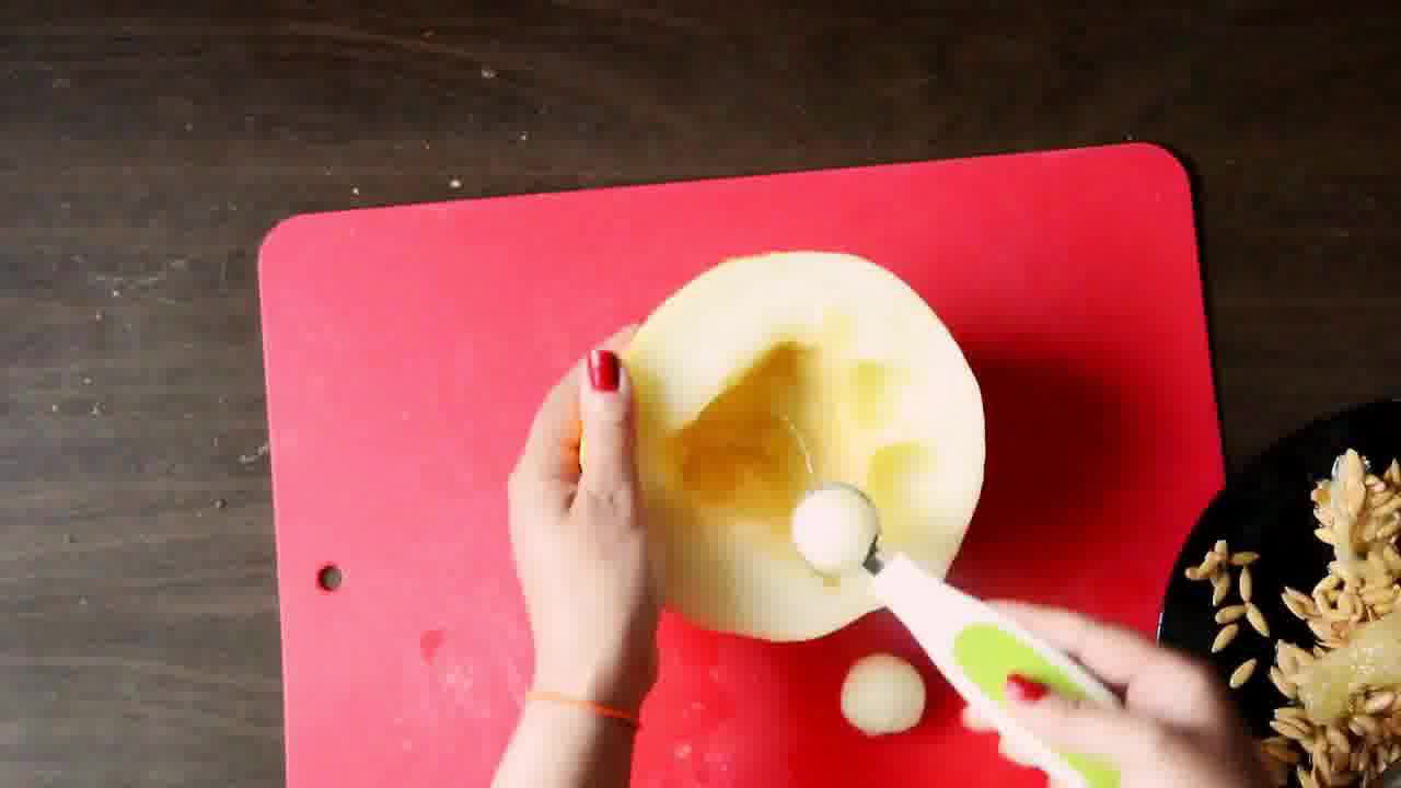 Image of the cooking step-1-1 for Honeydew Melon Radish Salad Bowls