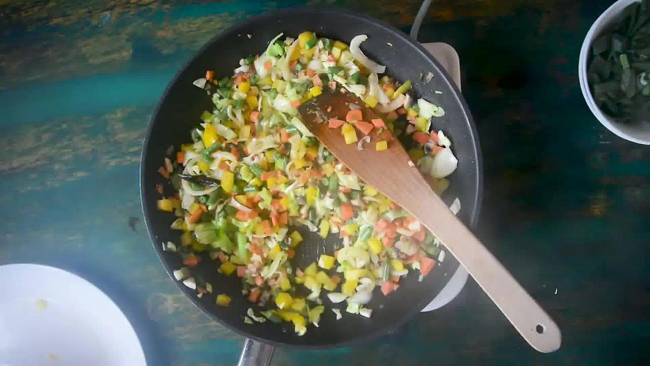 Image of the cooking step-1-6 for Schezwan Fried Rice