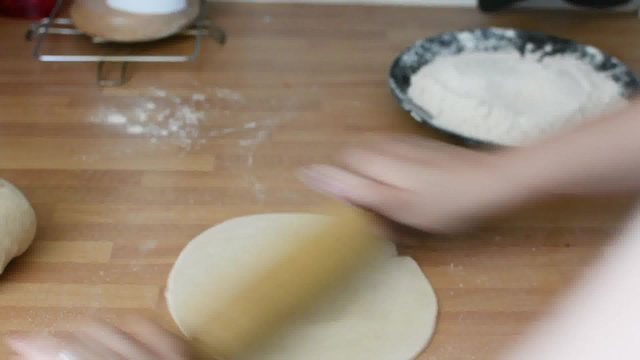 Phulka (roti /rooti) recipe l Puffed Indian flatbread - Sunita's