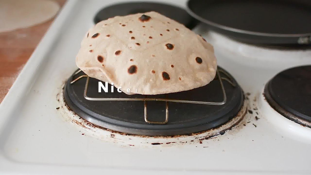 Image of the cooking step-4-5 for Roti Recipe - Easy Indian Flatbread 