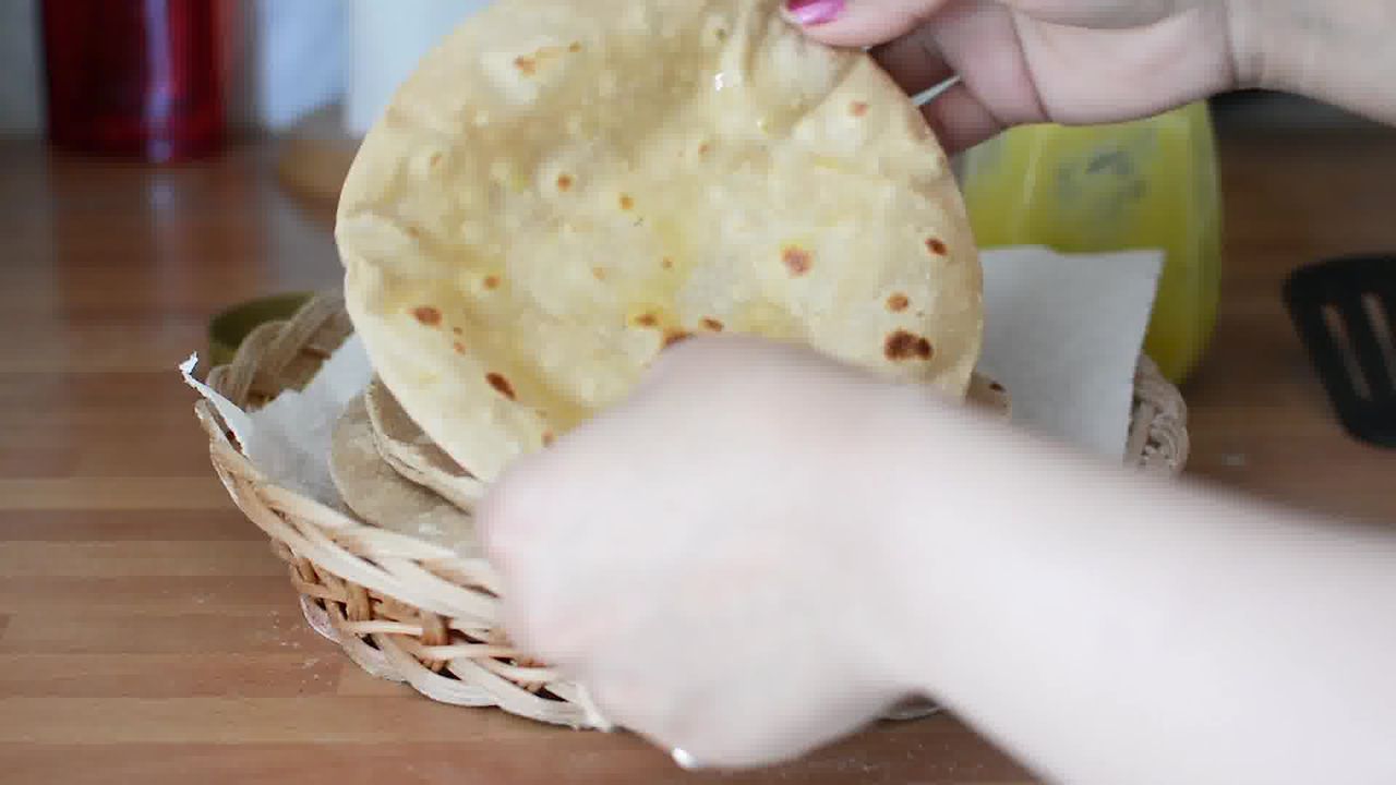 Image of the cooking step-5-6 for Roti Recipe - Easy Indian Flatbread 