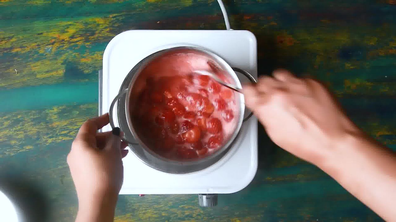 Image of the cooking step-1-2 for Strawberry Panna Cotta Recipe