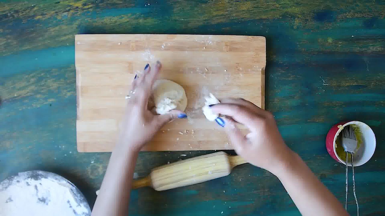 Image of the cooking step-4-4 for Paneer Stuffed Naan Recipe