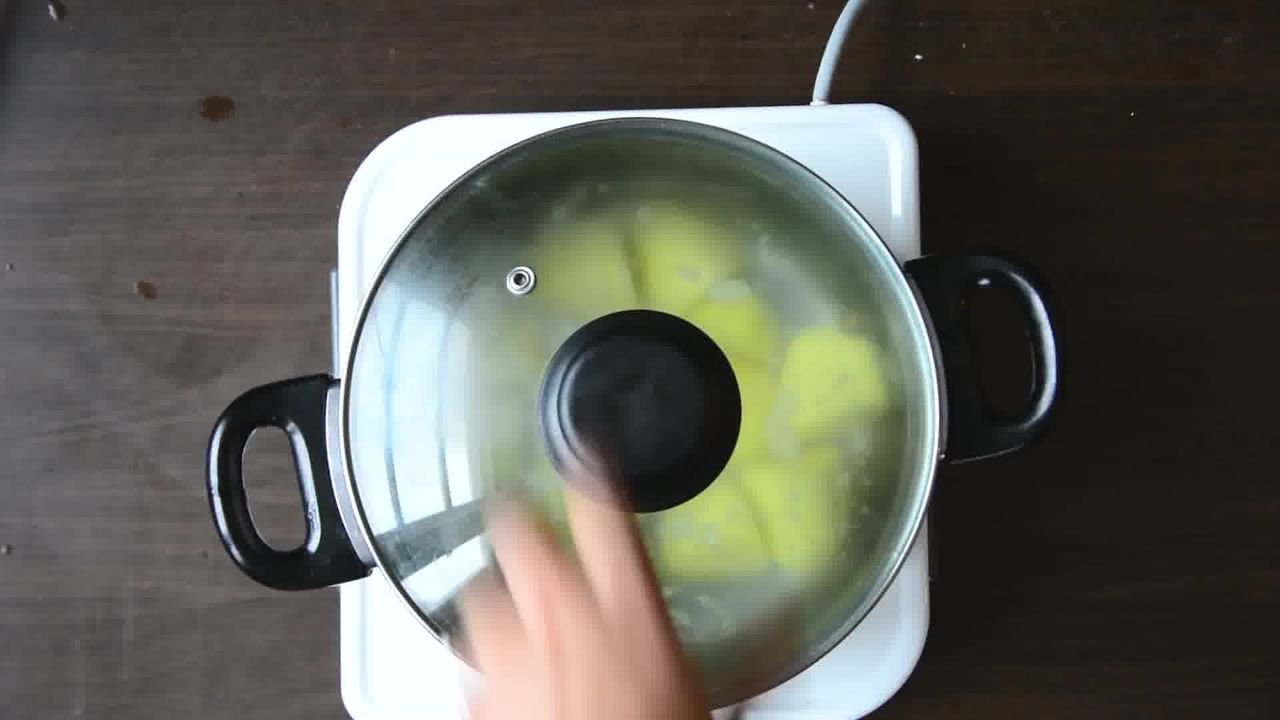 Image of the cooking step-1-3 for Jaipuri Aloo Pyaaz Ki Sabzi – Potato Onion Curry