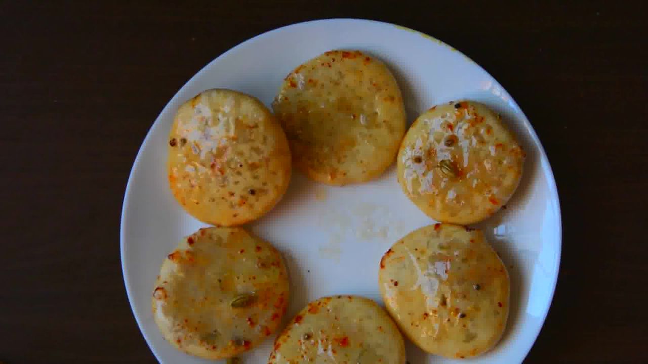 Image of the cooking step-7-3 for Rajasthani Mawa Kachori Recipe