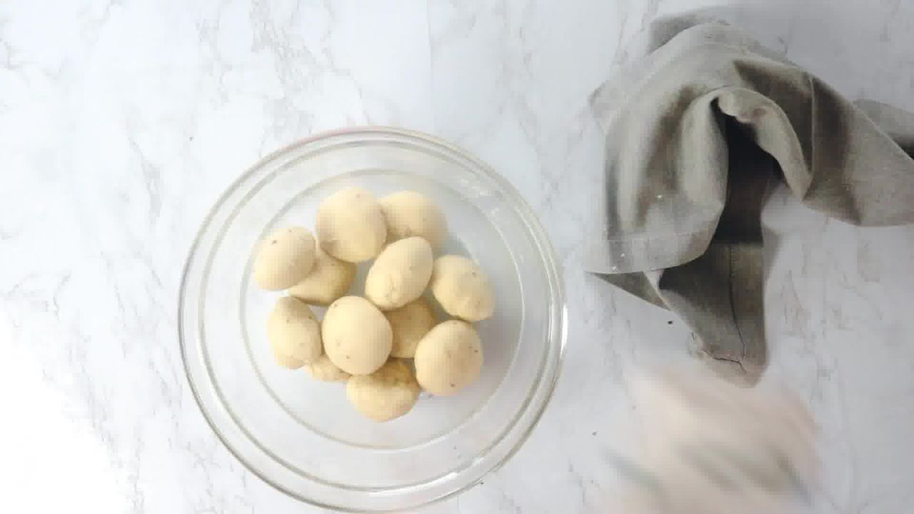 Image of the cooking step-2-9 for Khasta Moong Dal Kachori