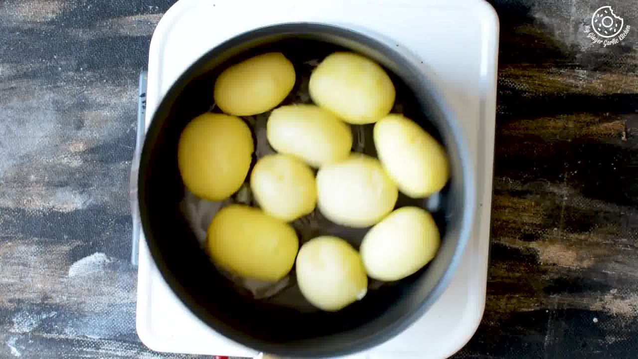 Image of the cooking step-1-6 for Lehsuni Dum Aloo - Spicy Garlicky Potatoes