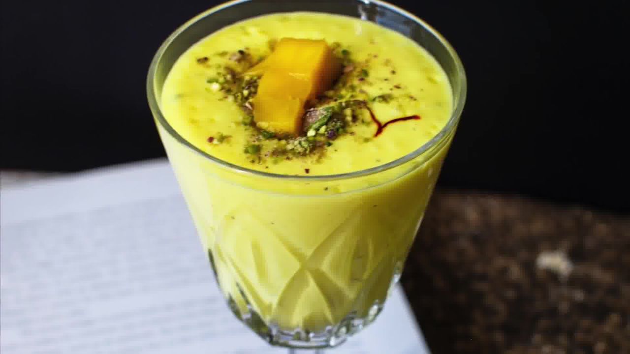 Image of the cooking step-1-5 for Mango Lassi (Video)