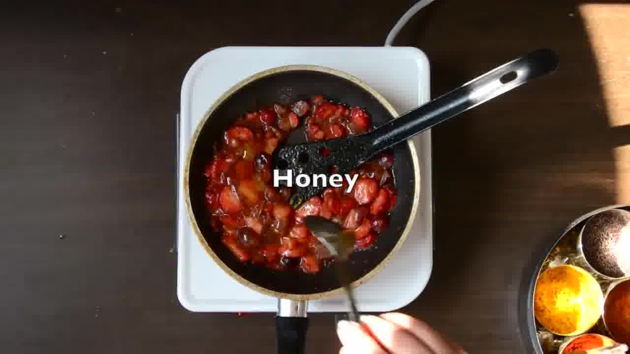 Image of the cooking step-1-5 for Mooli Paratha With Strawberry Grapes Chutney (Video)