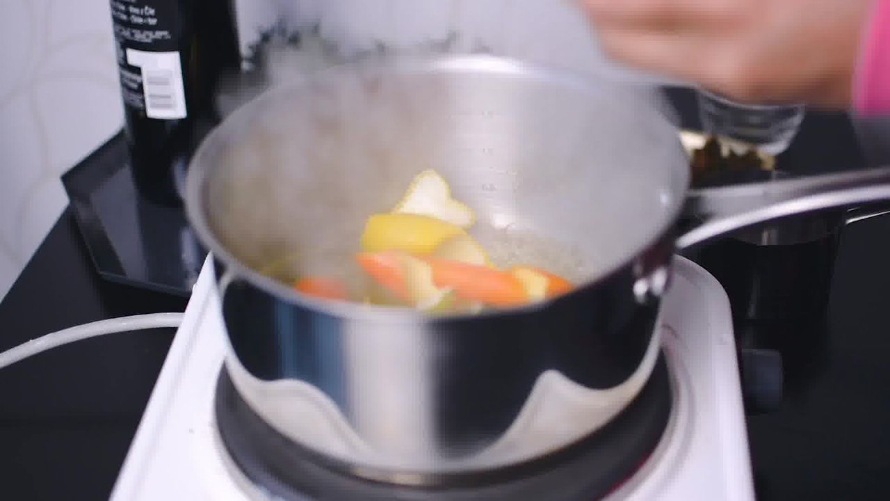 Image of the cooking step-1-1 for How To Make Perfect Mulled Wine