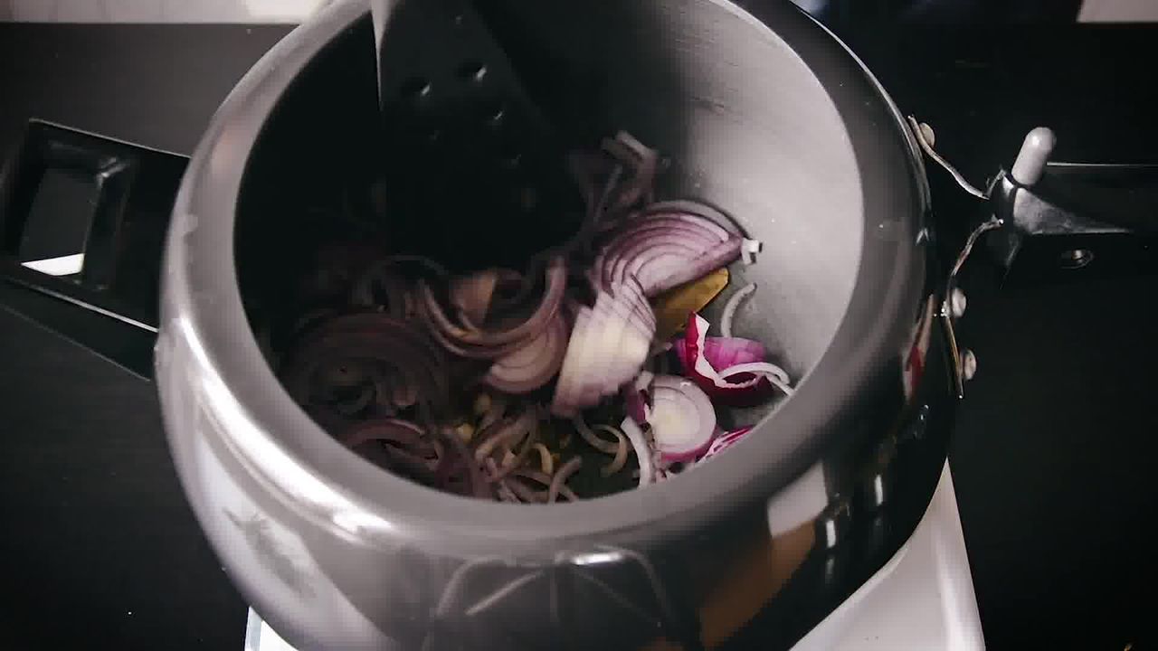 Image of the cooking step-2-4 for Mushroom Pulao Recipe (Pressure Cooker – Instant Pot)