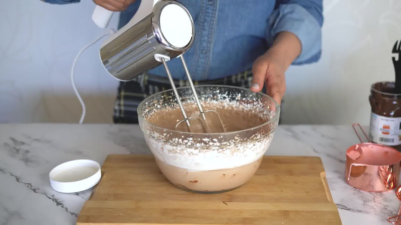 Image of the cooking step-1-4 for 3-Ingredient Nutella Mousse