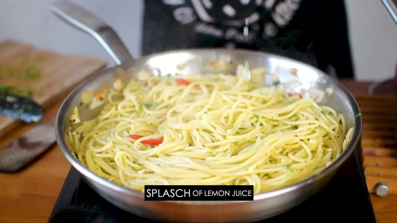 Image of the cooking step-1-12 for Pasta Aglio E Olio (Spaghetti with Oil and Garlic)