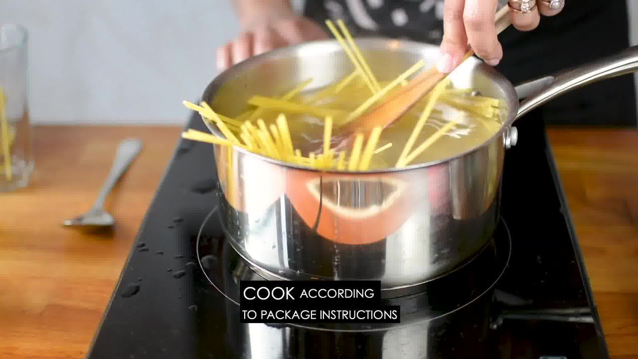 Image of the cooking step-1-2 for Pasta Aglio E Olio (Spaghetti with Oil and Garlic)