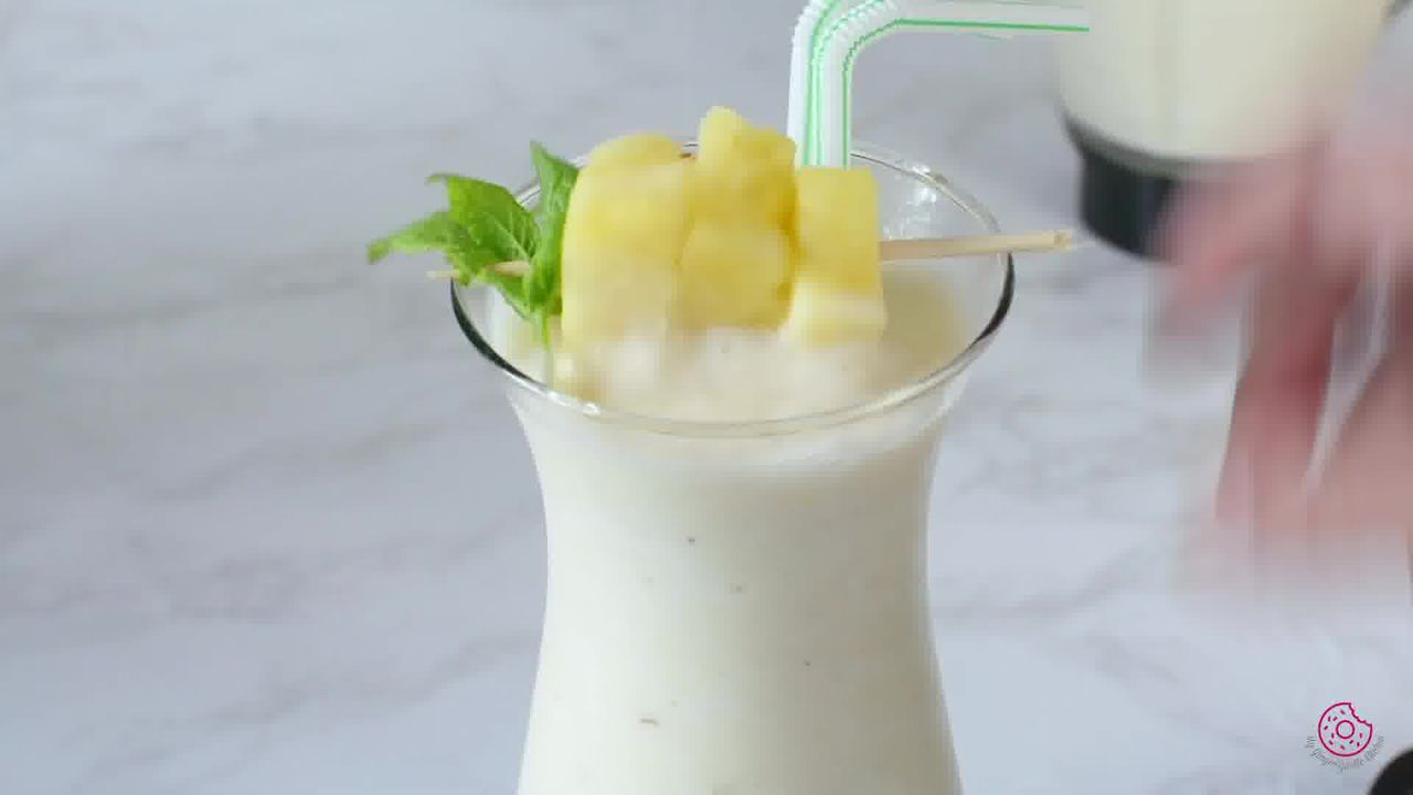 Image of the cooking step-1-5 for Pineapple Coconut Smoothie