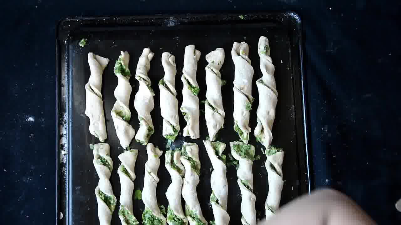 Image of the cooking step-1-9 for Pizza Dough Twists with Parsley