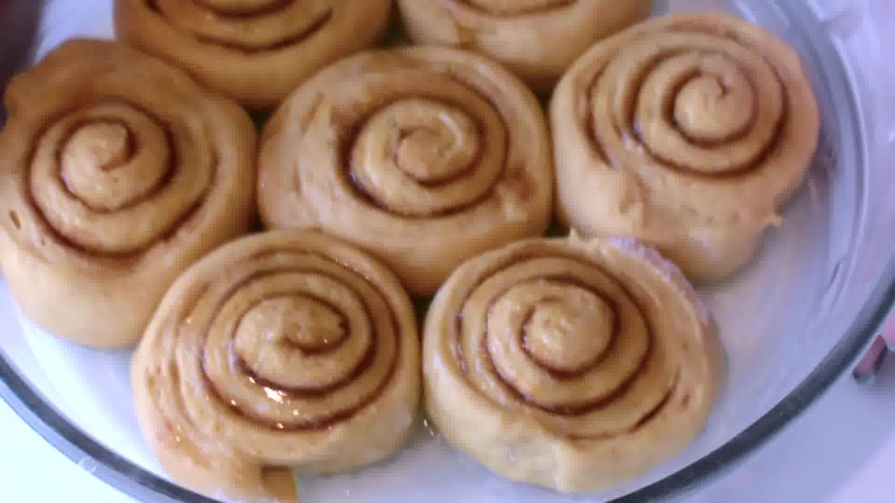 Image of the cooking step-4-1 for Easy Pumpkin Cinnamon Rolls - Pumpkin Cinnamon Bun