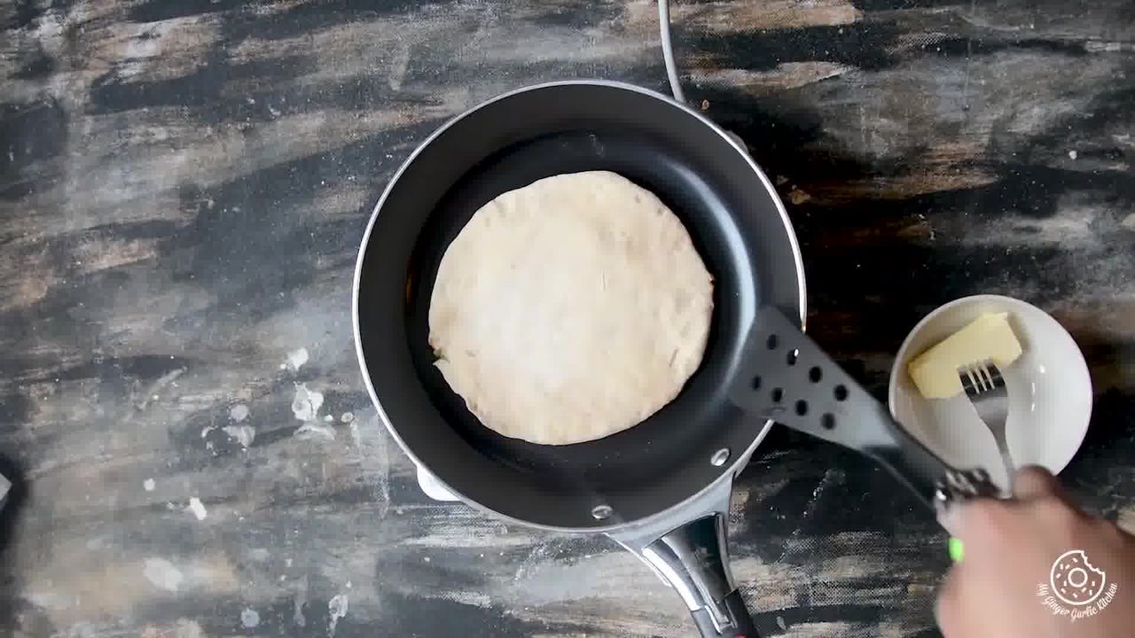 Image of the cooking step-4-2 for Aloo Paratha - Tandoori Aloo Ka Paratha (2 Ways)