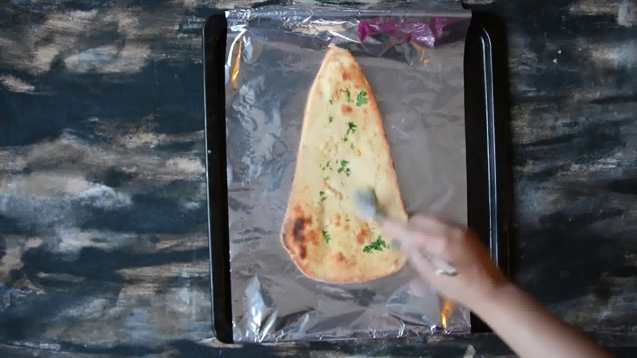 Image of the cooking step-6-3 for Restaurant Style Garlic Naan - 3 Ways