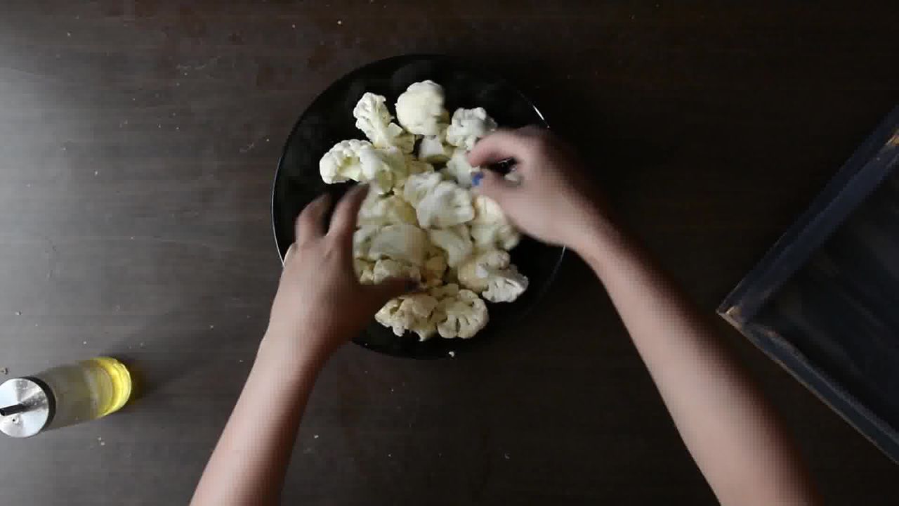 Image of the cooking step-1-2 for Roasted Cauliflower Pilaf With Watermelon Sauce
