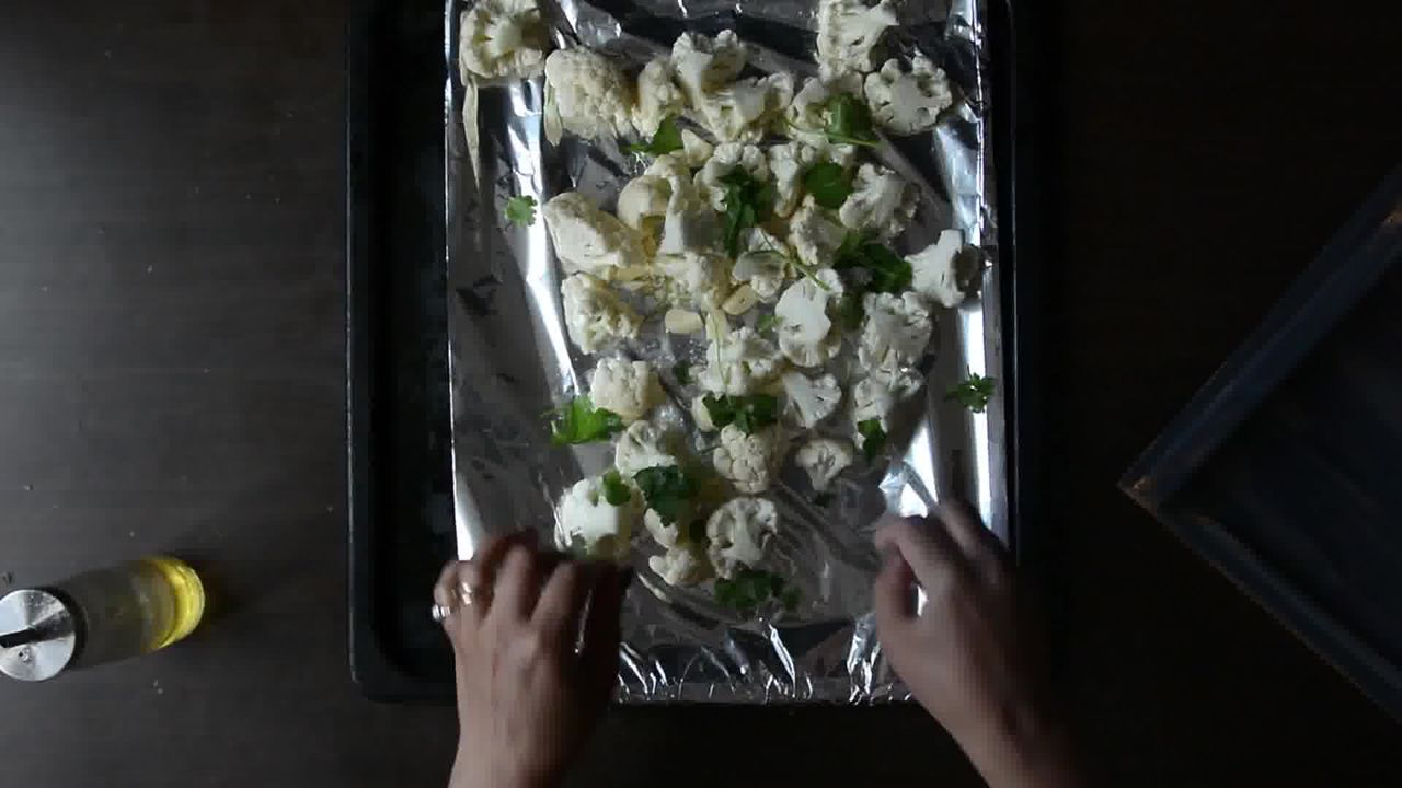 Image of the cooking step-1-4 for Roasted Cauliflower Pilaf With Watermelon Sauce