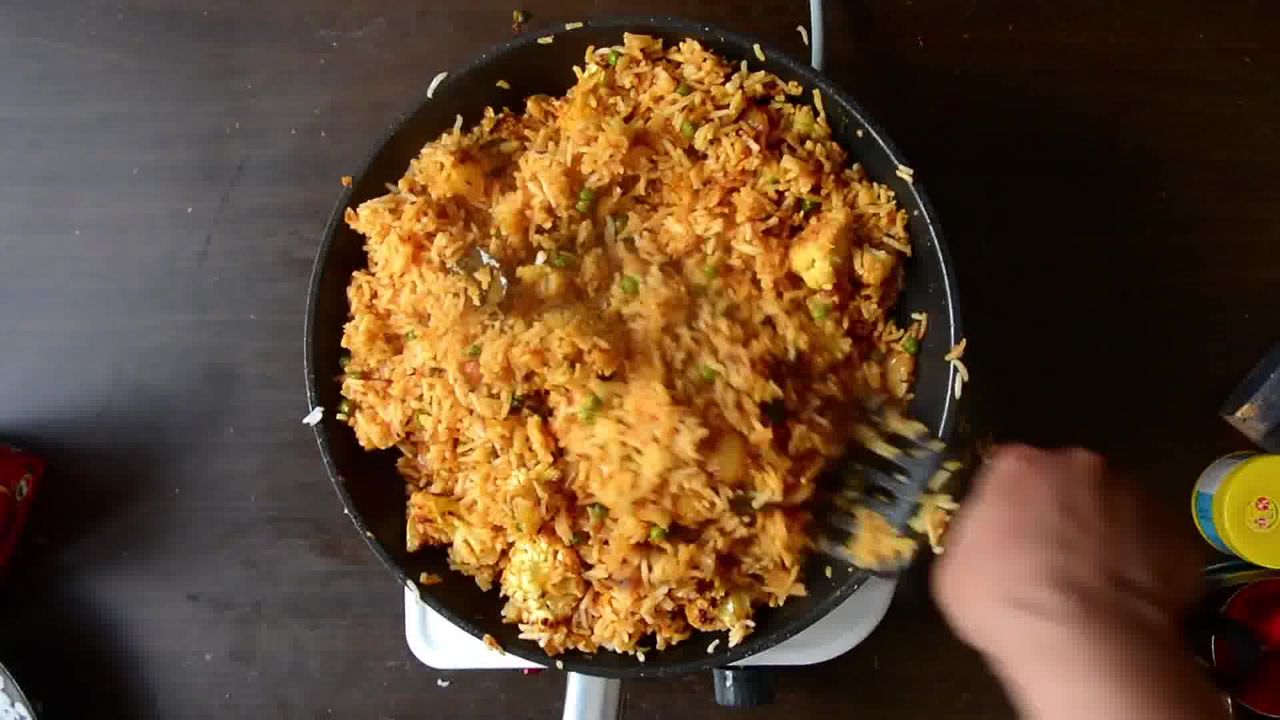 Image of the cooking step-3-12 for Roasted Cauliflower Pilaf With Watermelon Sauce