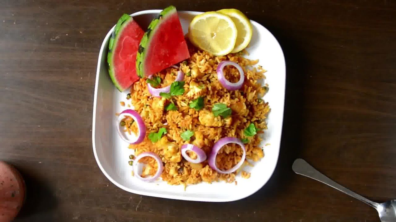 Image of the cooking step-3-13 for Roasted Cauliflower Pilaf With Watermelon Sauce