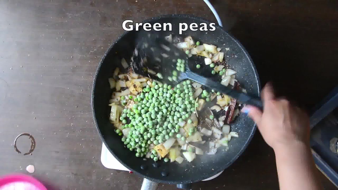 Image of the cooking step-3-6 for Roasted Cauliflower Pilaf With Watermelon Sauce