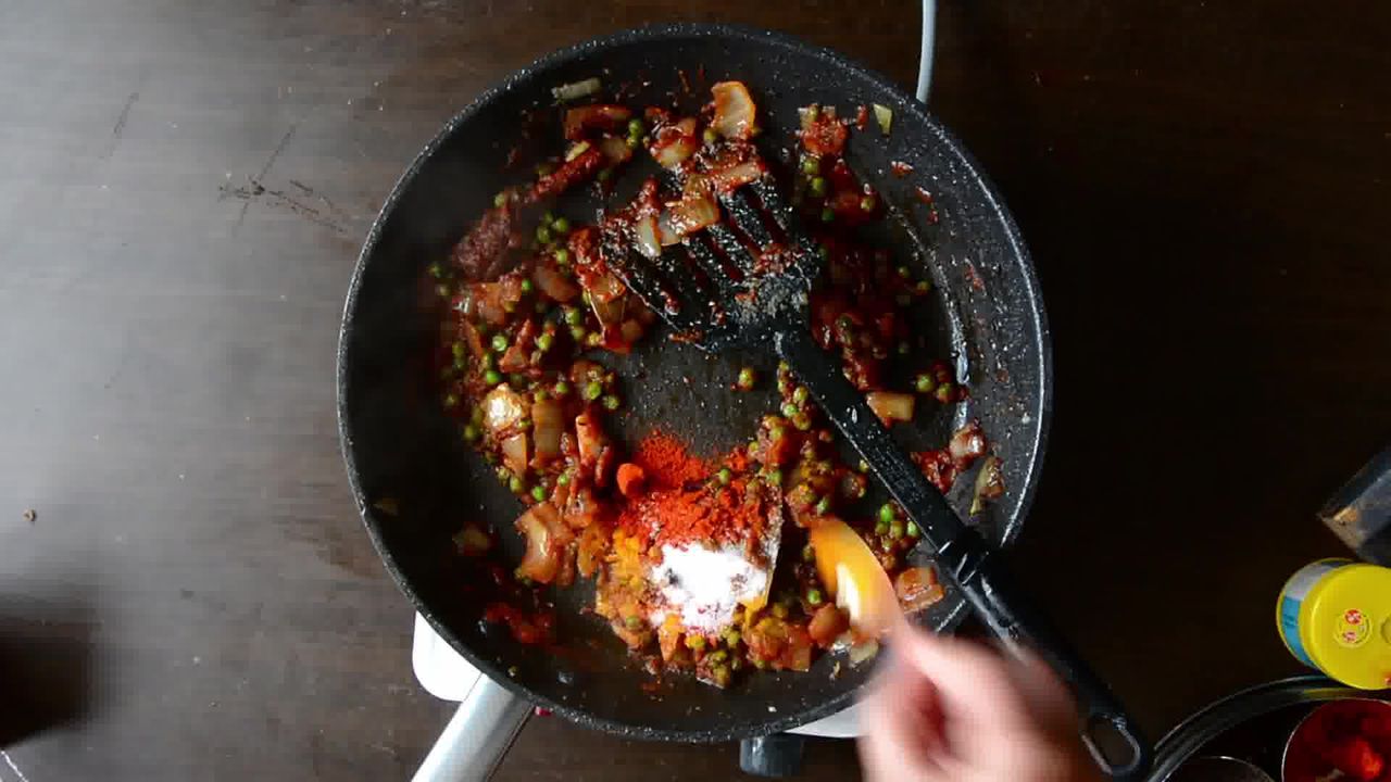 Image of the cooking step-3-8 for Roasted Cauliflower Pilaf With Watermelon Sauce